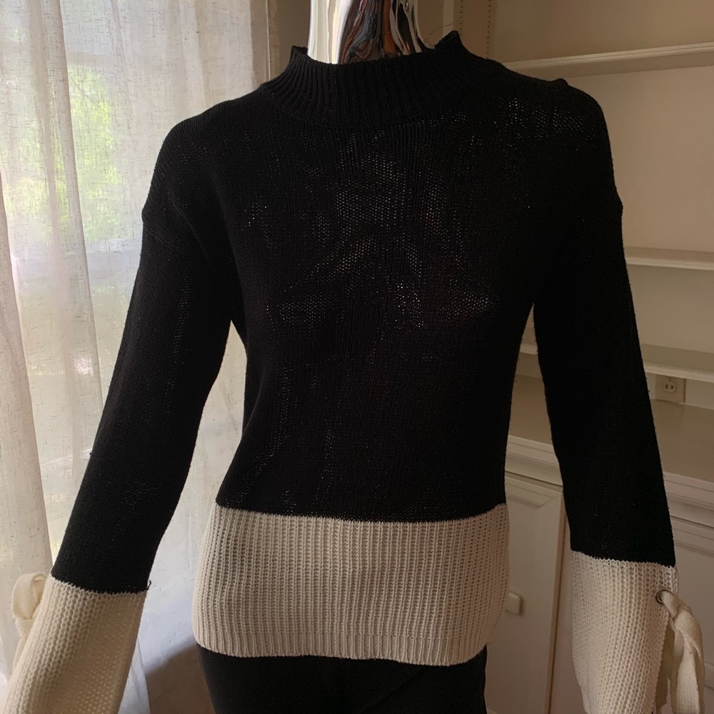 Black and white knit sweater top